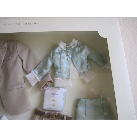 Barbie & Ken BFMC New England Escape NRFB - Picture 8 of 10